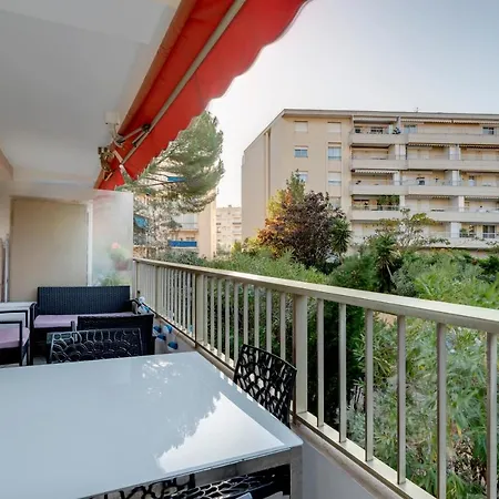 Appartement 2 Pieces Au Calme Proche Martinez Avec Parking Prive Cannes Buitenkant foto