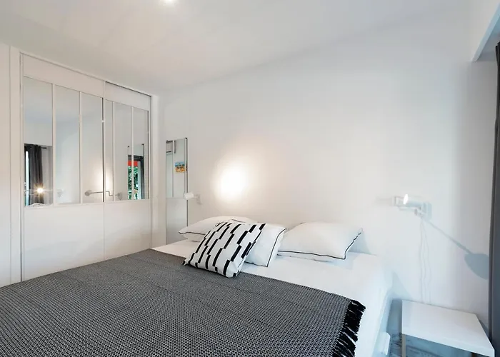 Appartement 2 Pieces Au Calme Proche Martinez Avec Parking Prive