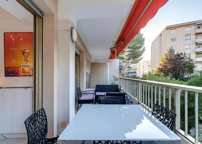 Appartement 2 Pieces Au Calme Proche Martinez Avec Parking Prive