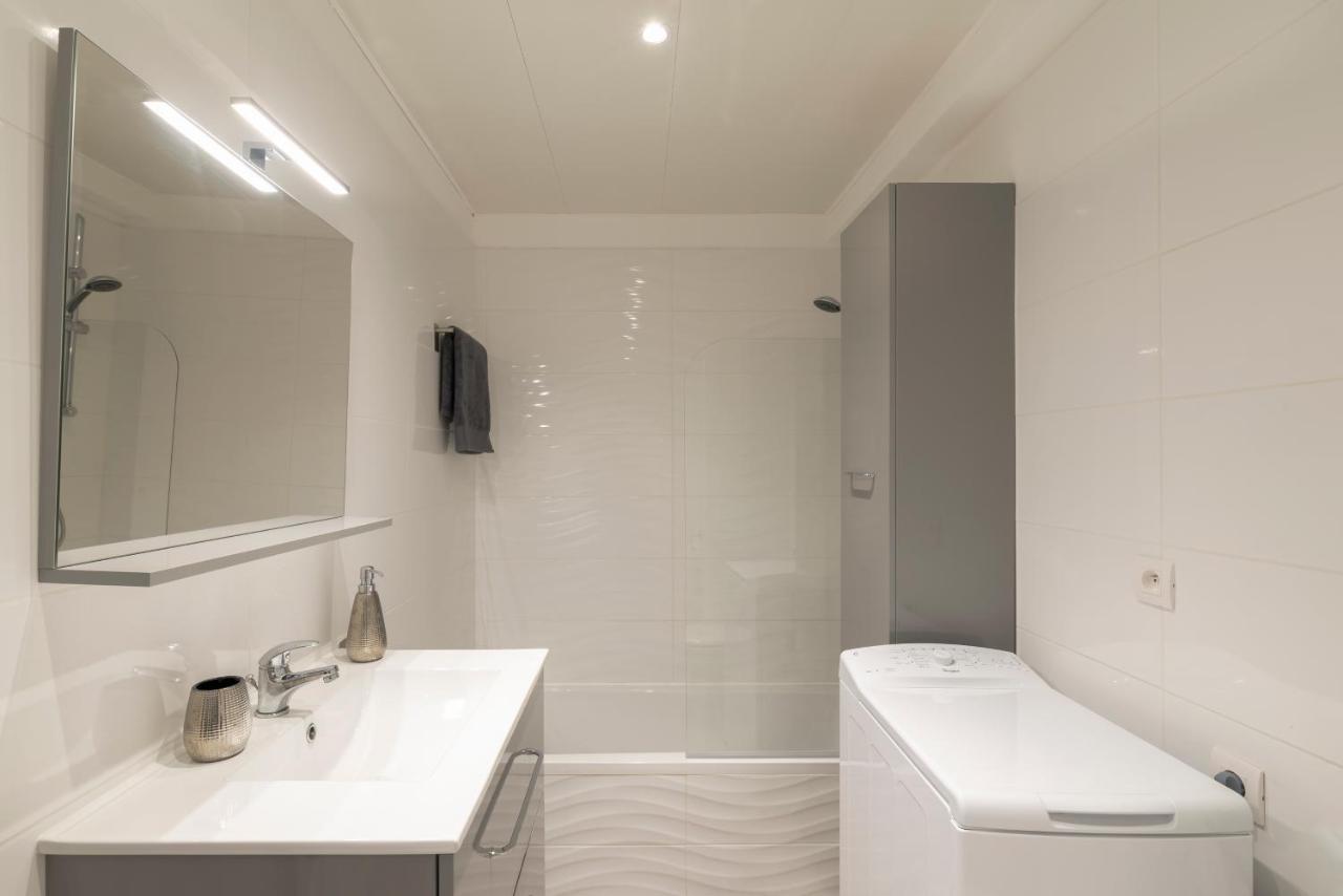 2 Pièces Au Calme Proche Martinez Avec Parking Privé Appartement Cannes